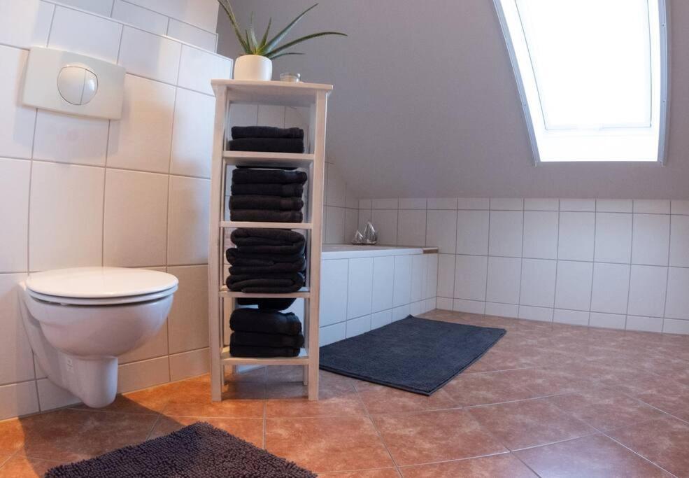 Moderne, Gemuetliche Dg-Wohnung In Ruhiger Lage Нойнбург форм Валд Екстериор снимка