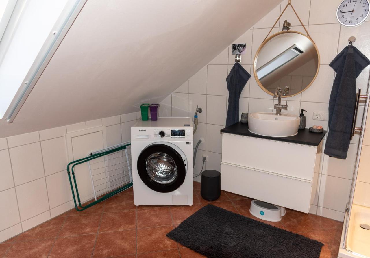 Moderne, Gemuetliche Dg-Wohnung In Ruhiger Lage Нойнбург форм Валд Екстериор снимка
